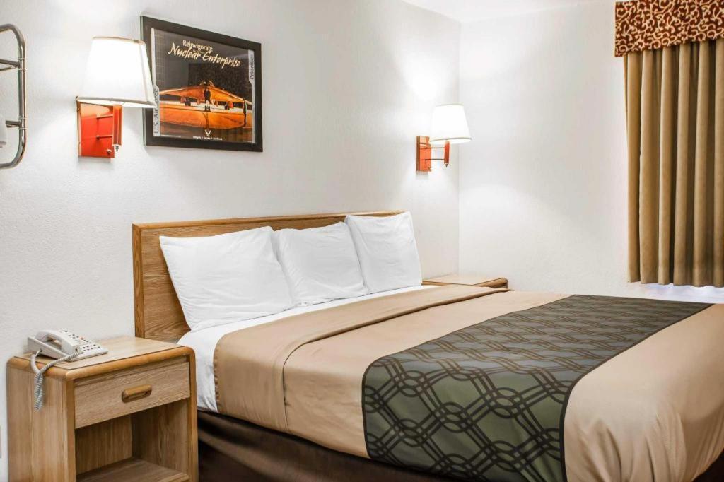 Econo Lodge Truman Inn Sedalia Bagian luar foto