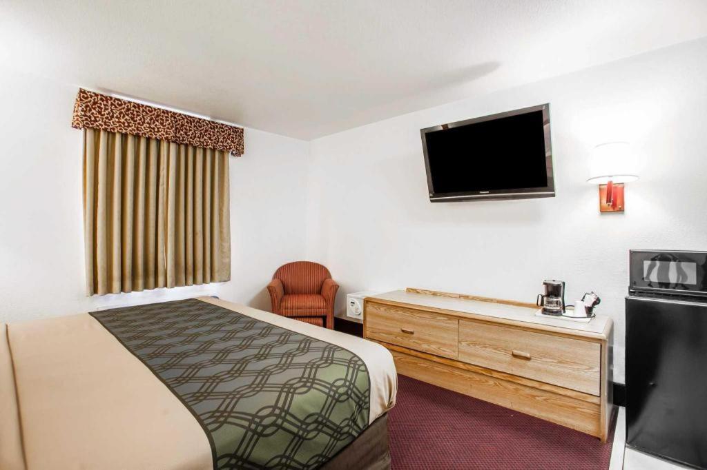 Econo Lodge Truman Inn Sedalia Bagian luar foto