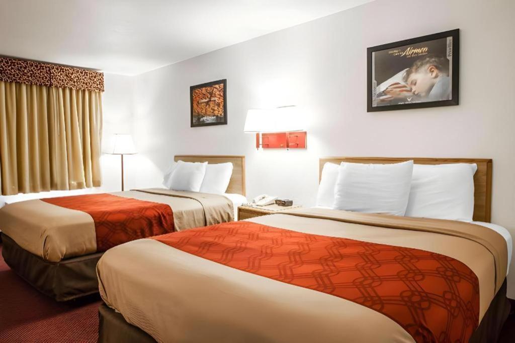 Econo Lodge Truman Inn Sedalia Bagian luar foto