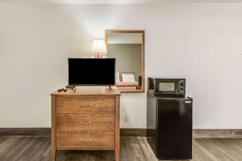 Econo Lodge Truman Inn Sedalia Bagian luar foto