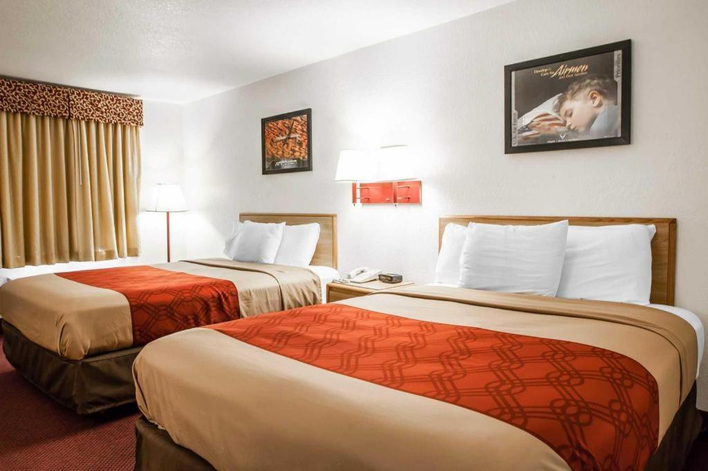 Econo Lodge Truman Inn Sedalia Bagian luar foto