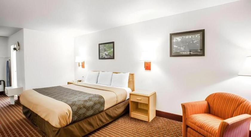 Econo Lodge Truman Inn Sedalia Bagian luar foto