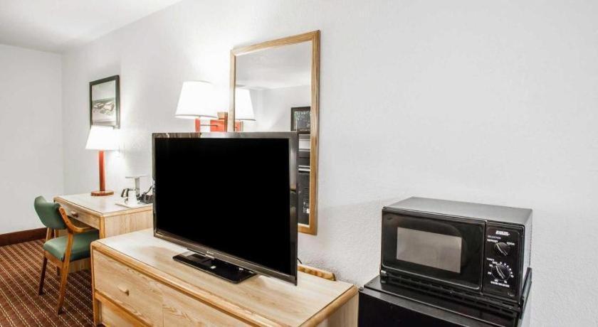Econo Lodge Truman Inn Sedalia Bagian luar foto