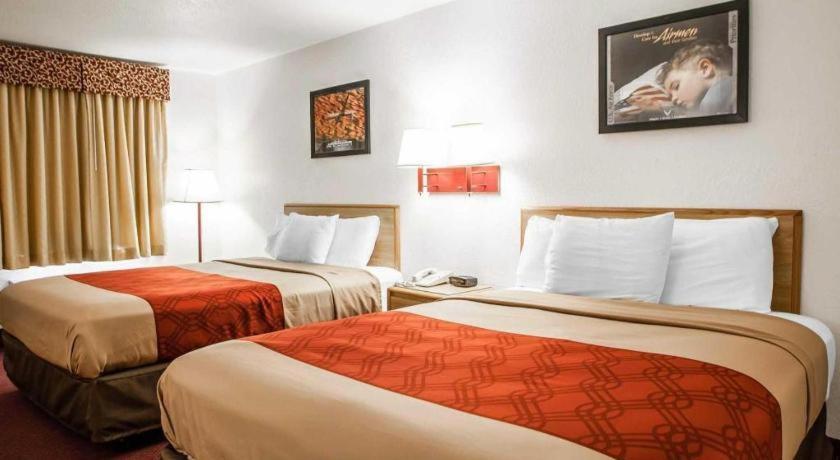Econo Lodge Truman Inn Sedalia Bagian luar foto